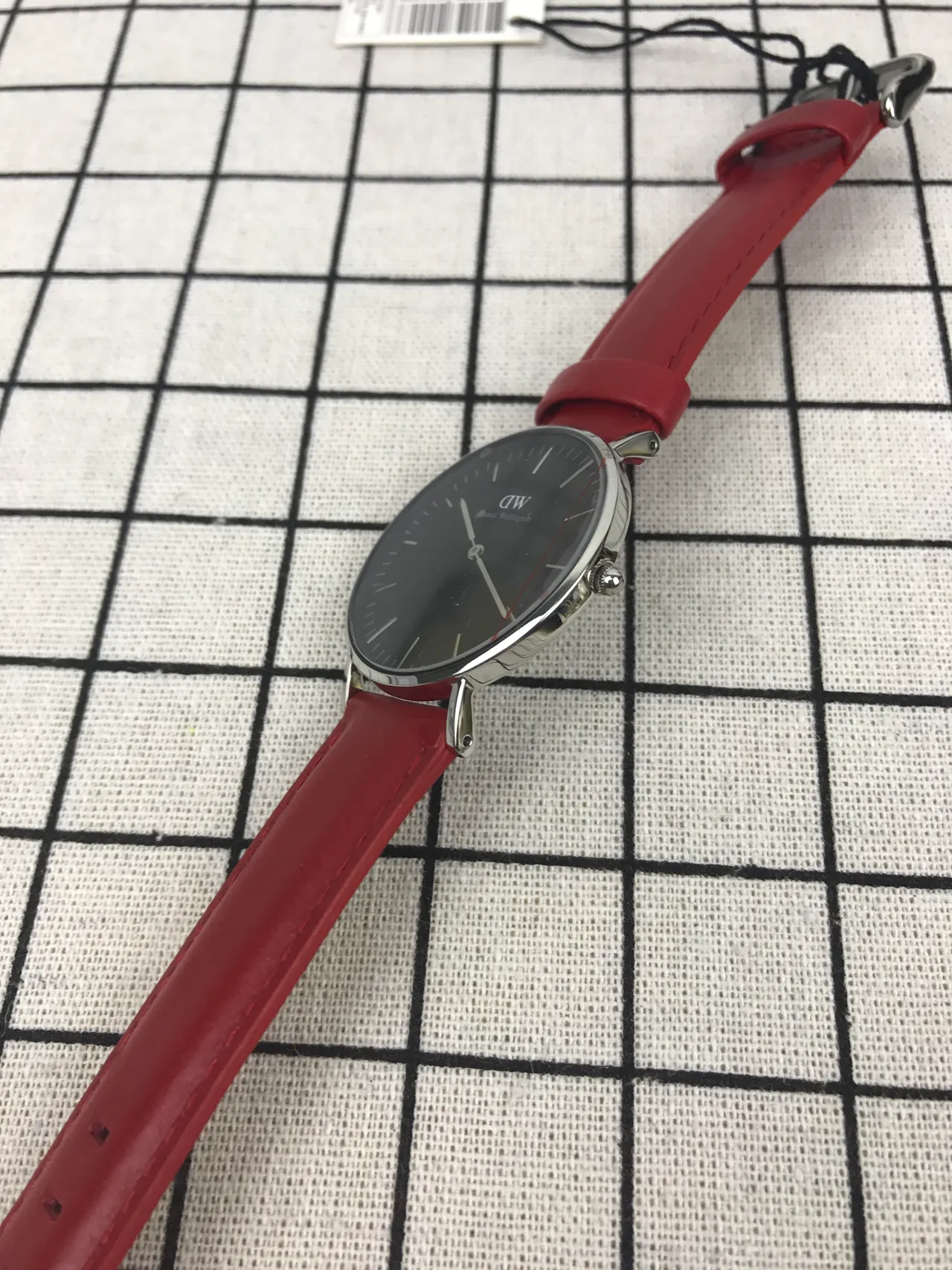 Daniel Wellington Red Black Minimalist Thin Case Quartz Watch 5