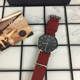 Daniel Wellington Red Black Minimalist Thin Case Quartz Watch