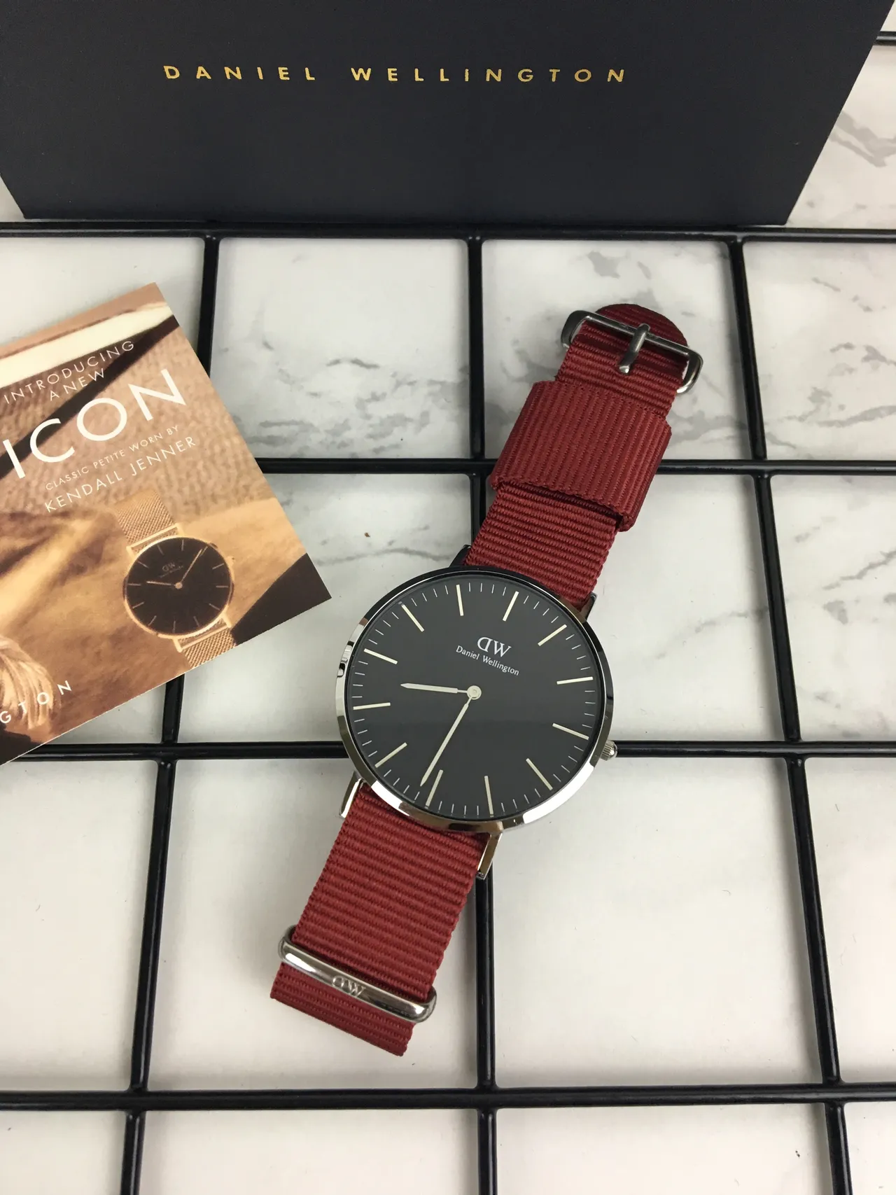 Daniel Wellington Red Black Minimalist Thin Case Quartz Watch 3