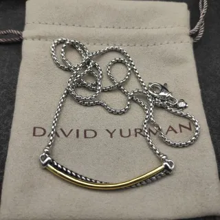 David Yurman Cable Classics Collar de barra curvada de dos tonos