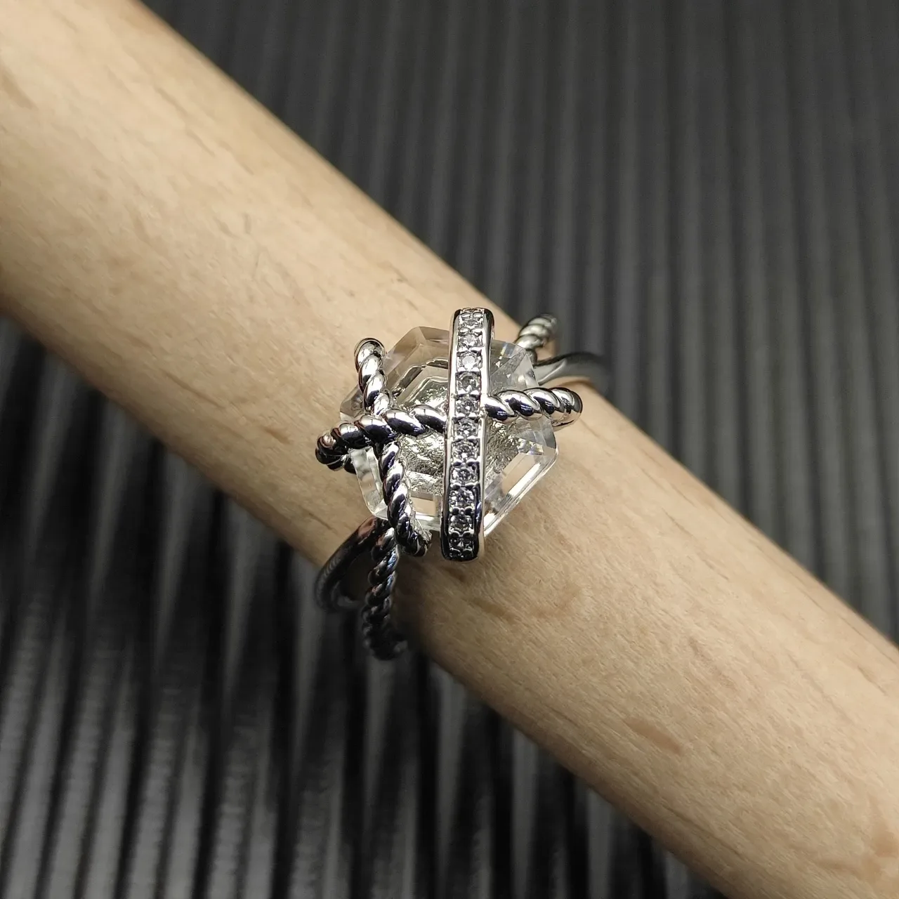David Yurman Silver Beige Twisted Cable Band Knot Motif Ring 8