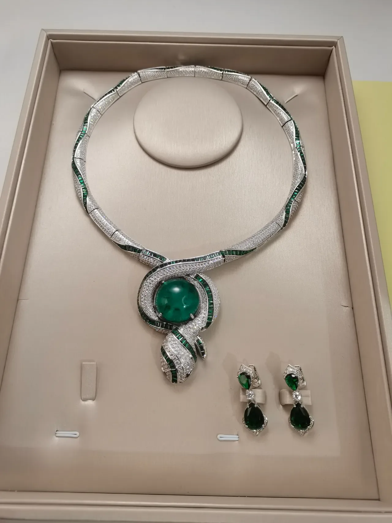 Emerald and Diamond Pavé Serpentine Motif Necklace 2