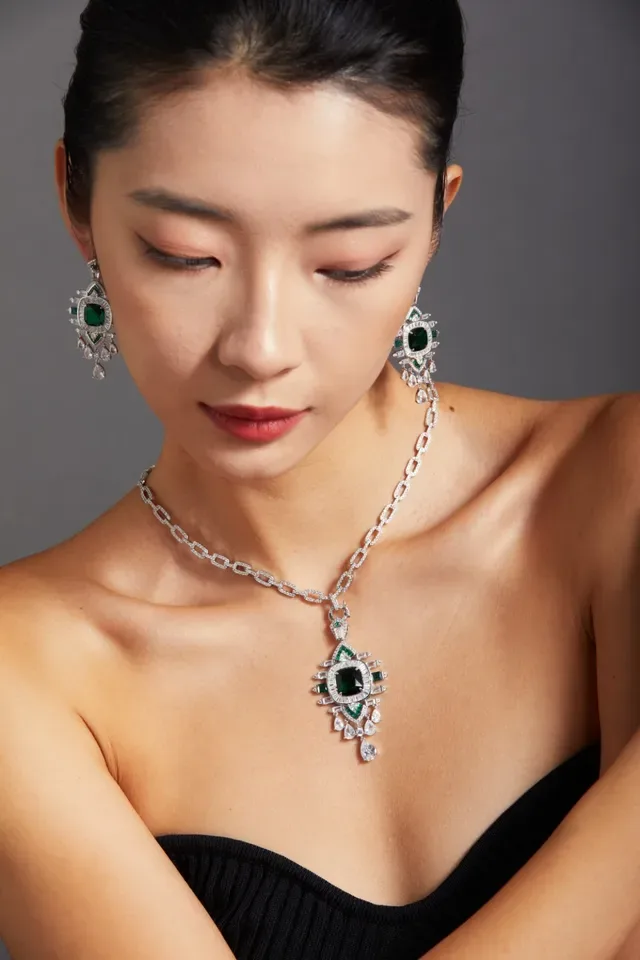 Emerald-Cut Green and Clear Stone Pendant Necklace 2