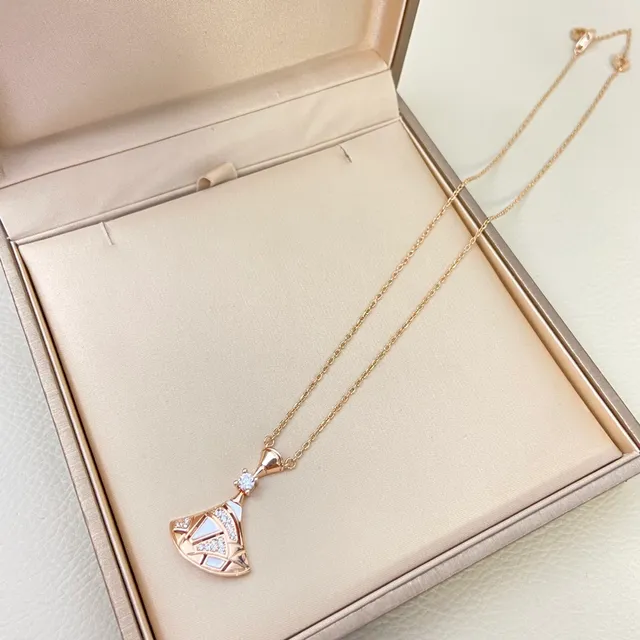 Fan-Shaped Geometric Inlay Pendant Necklace 5