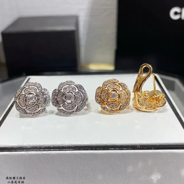 Floral Pavé Crystal Stud Earring 9
