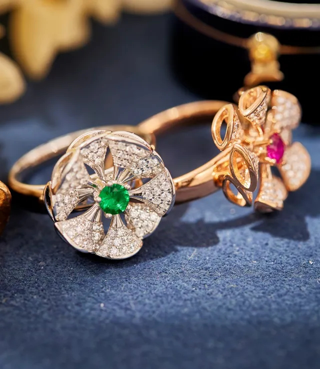 Floral Pavé Emerald and Diamond Ring 4
