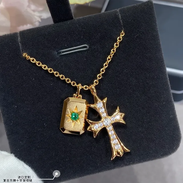 Gold Green Chain Dual-Pendant Design Necklace 6