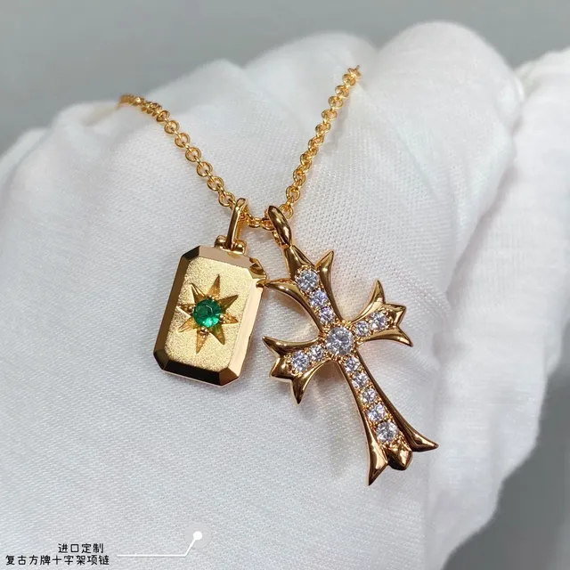 Gold Green Chain Dual-Pendant Design Necklace 9