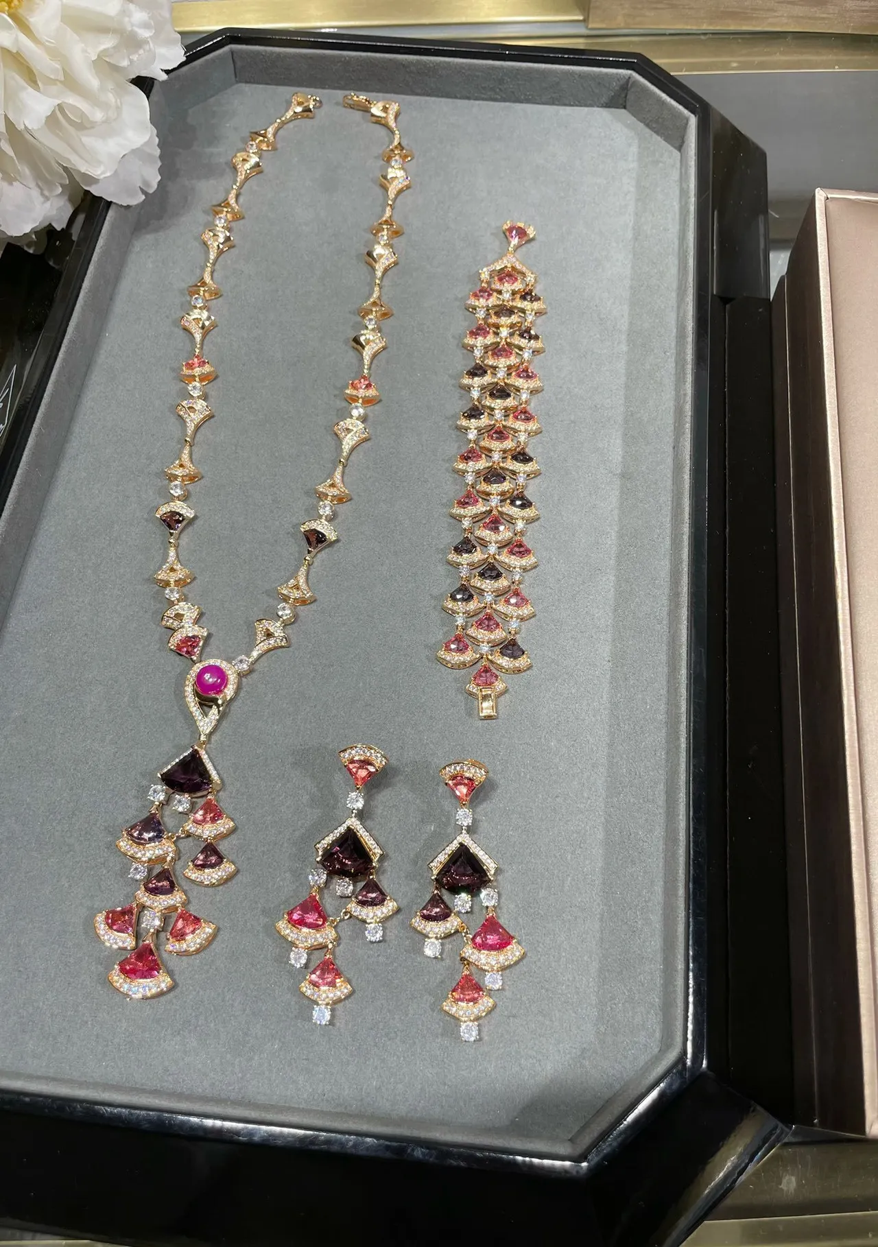 Gold Multicolor Fan-Shaped Geometric Pavé-Set White Stones Necklace 4