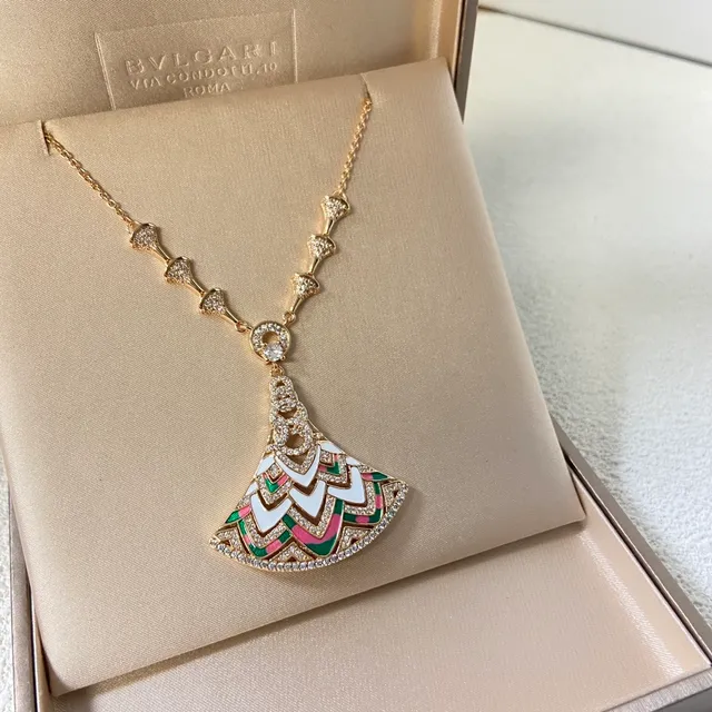 Gold Multicolor Fan-Shaped Pendant Geometric Enamel Pattern Necklace 2