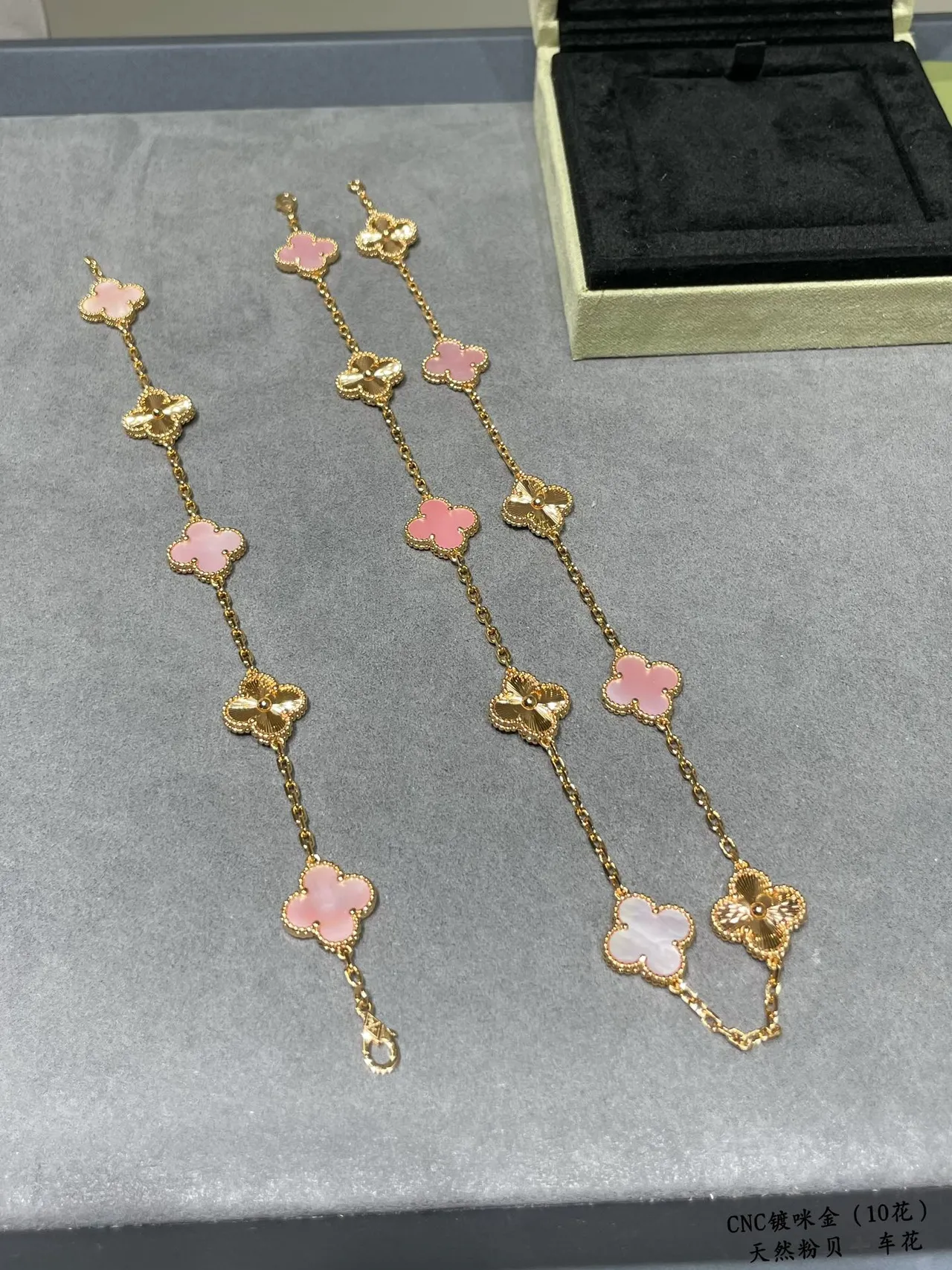 Gold Pink Chain Clover-Shaped Motifs Necklace 5