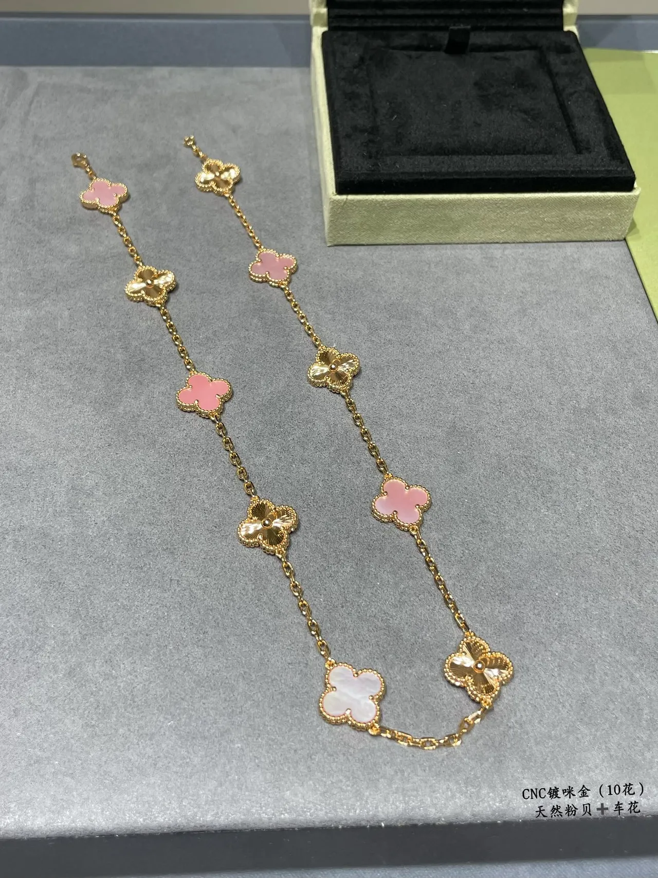 Gold Pink Chain Clover-Shaped Motifs Necklace 7