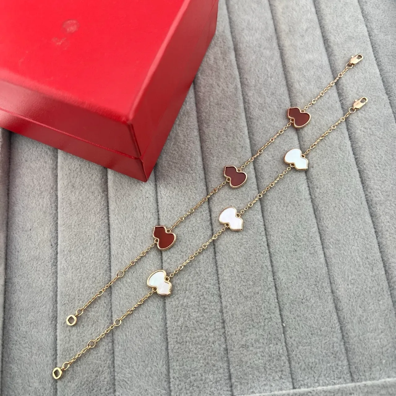 Gold Red Chain Heart-Shaped Charms Bracelet 6