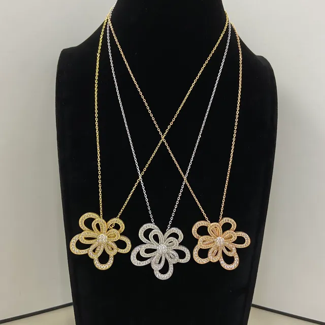 Gold Silver Flower-Shaped Openwork Pendant Pavé Crystal Embellishment Necklace 5