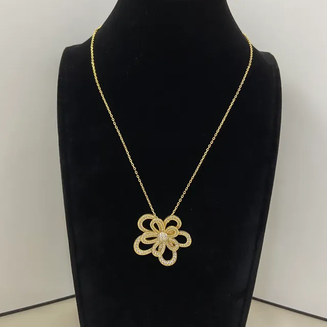 Gold Silver Flower-Shaped Openwork Pendant Pavé Crystal Embellishment Necklace 2