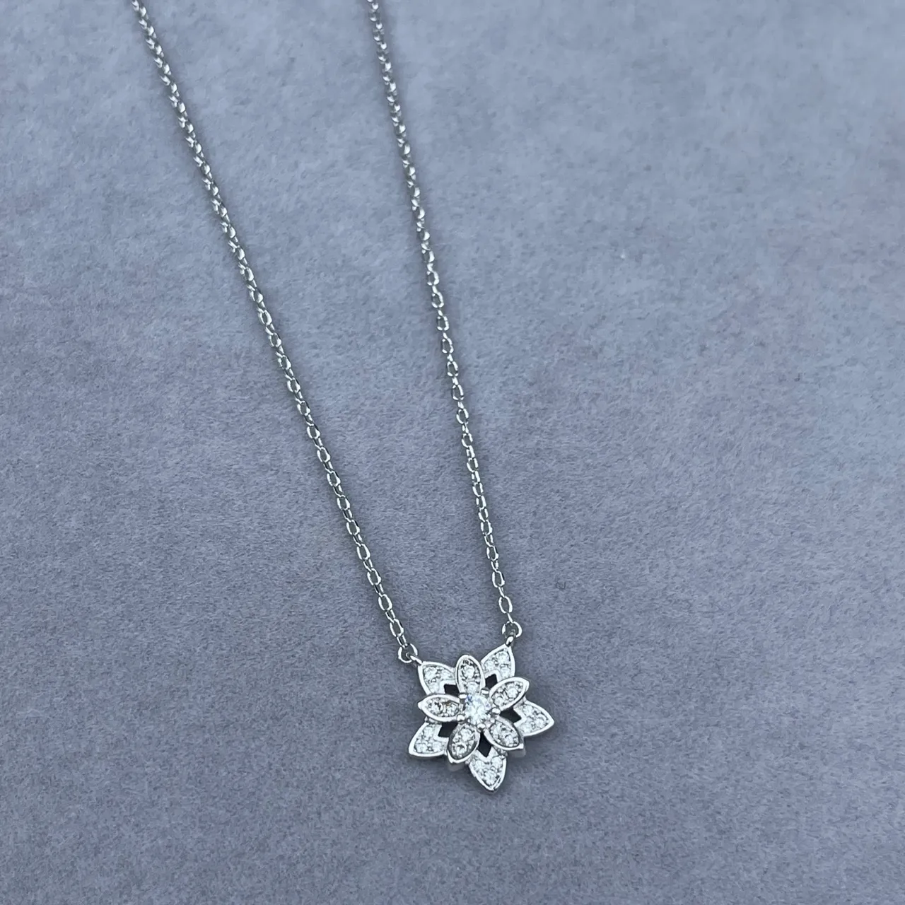 Collier pendentif fleur or argent Pavé-Set pierres 4
