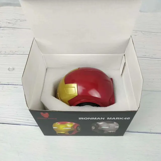Gold Silver Helmet-Shaped LED-Eye Illuminated Portable Speaker 3