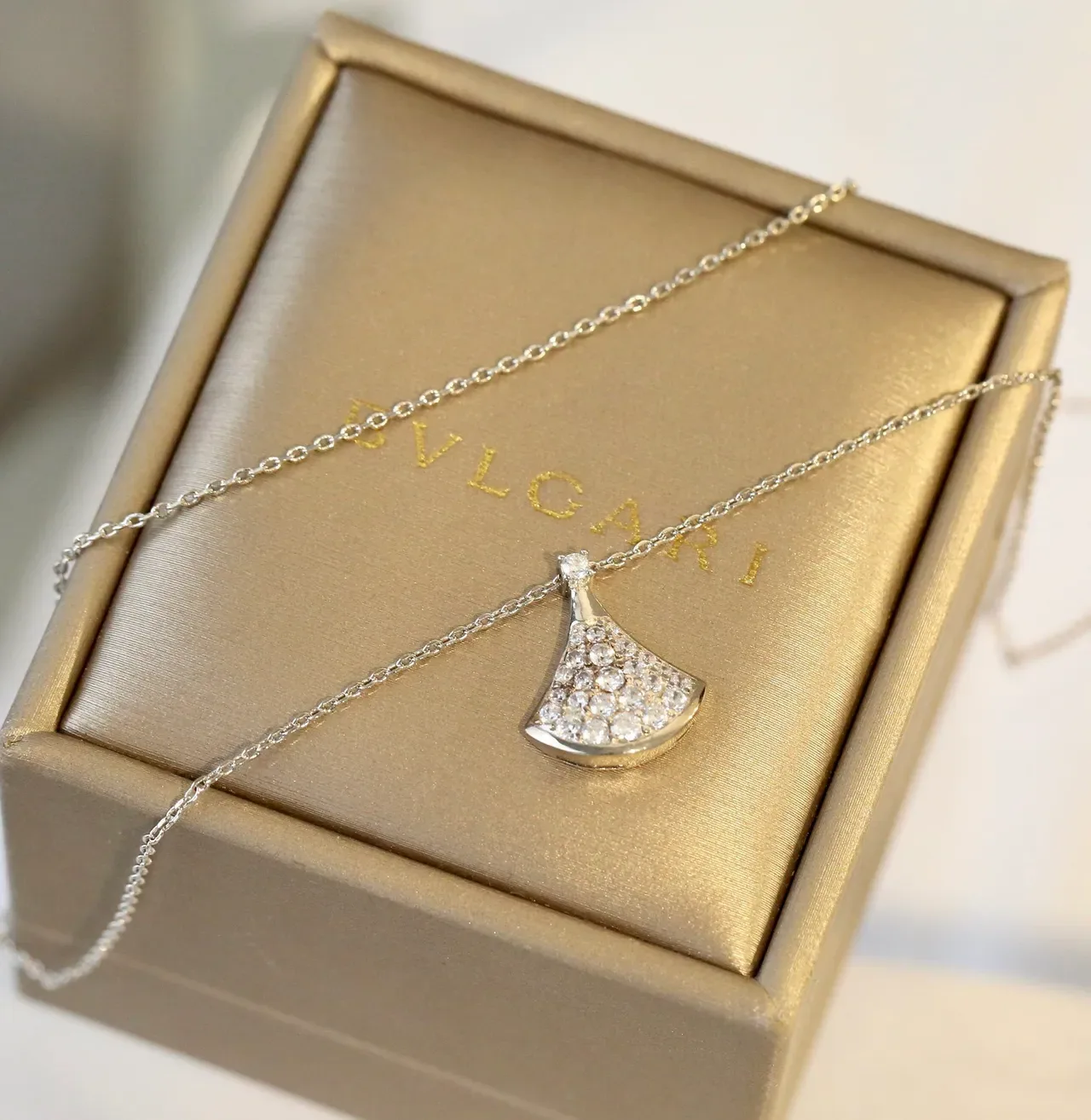 Gold-Tone Fan-Shaped Pavé Stone Pendant Necklace 9