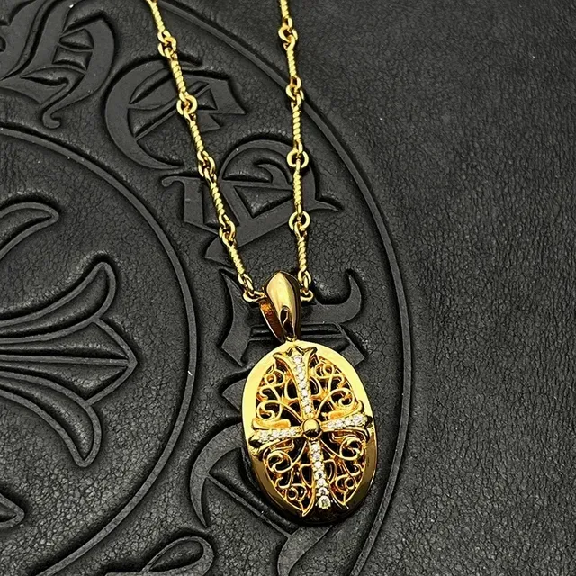 Collier pendentif en croix de filigrane cristal doré 4