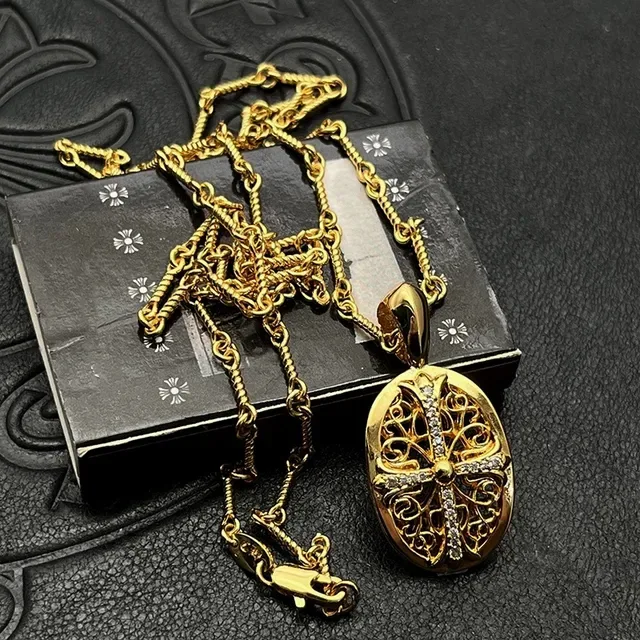Collier pendentif en croix de filigrane cristal doré 9