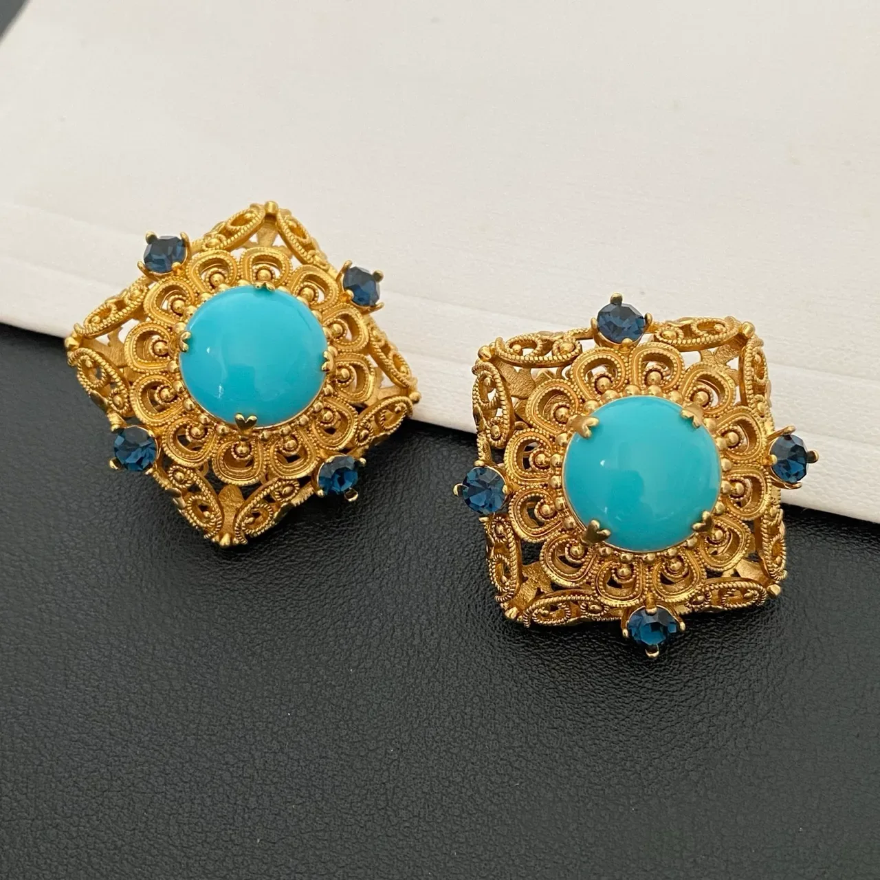 Gold-Tone Filigree Turquoise Cabochon Stud Earrings 7