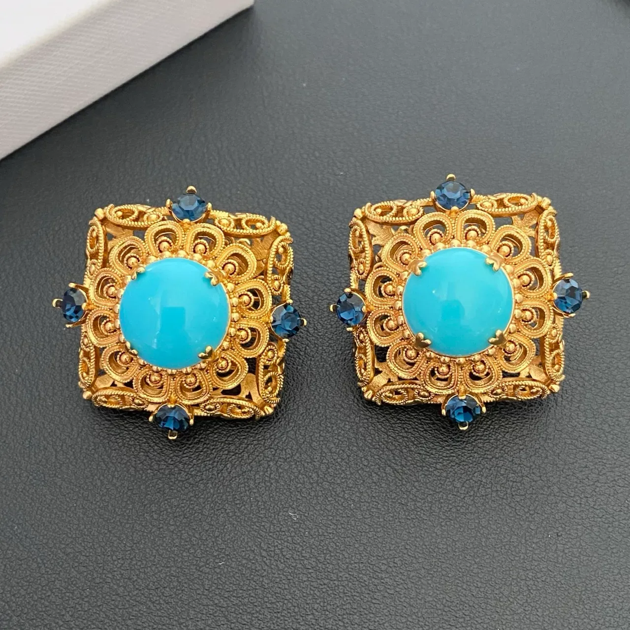 Gold-Tone Filigree Turquoise Cabochon Stud Earrings 8