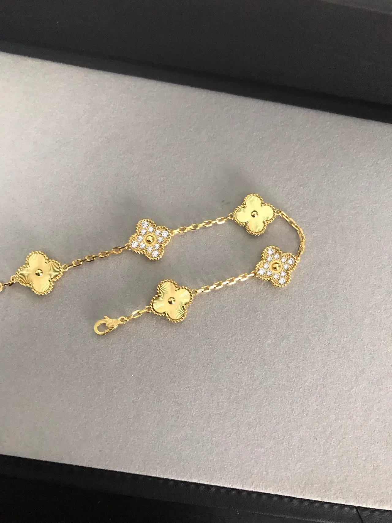 Gold-Tone Five Clover Motif Chain-Linked Bracelet 7