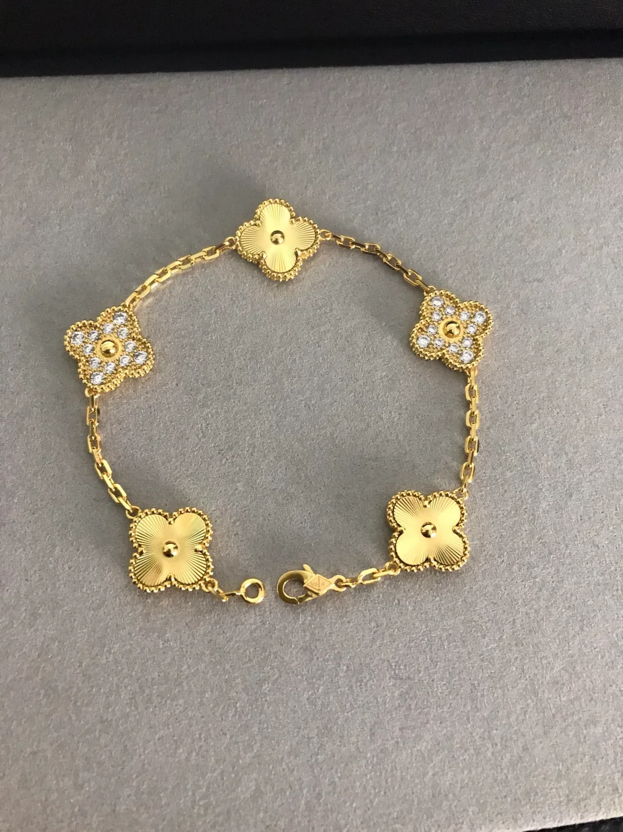 Gold-Tone Five Clover Motif Chain-Linked Bracelet 8