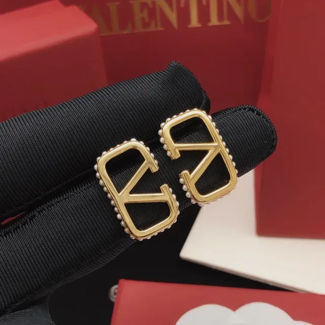 Gold-Tone Geometric Pearl-Trimmed Stud Earrings 8