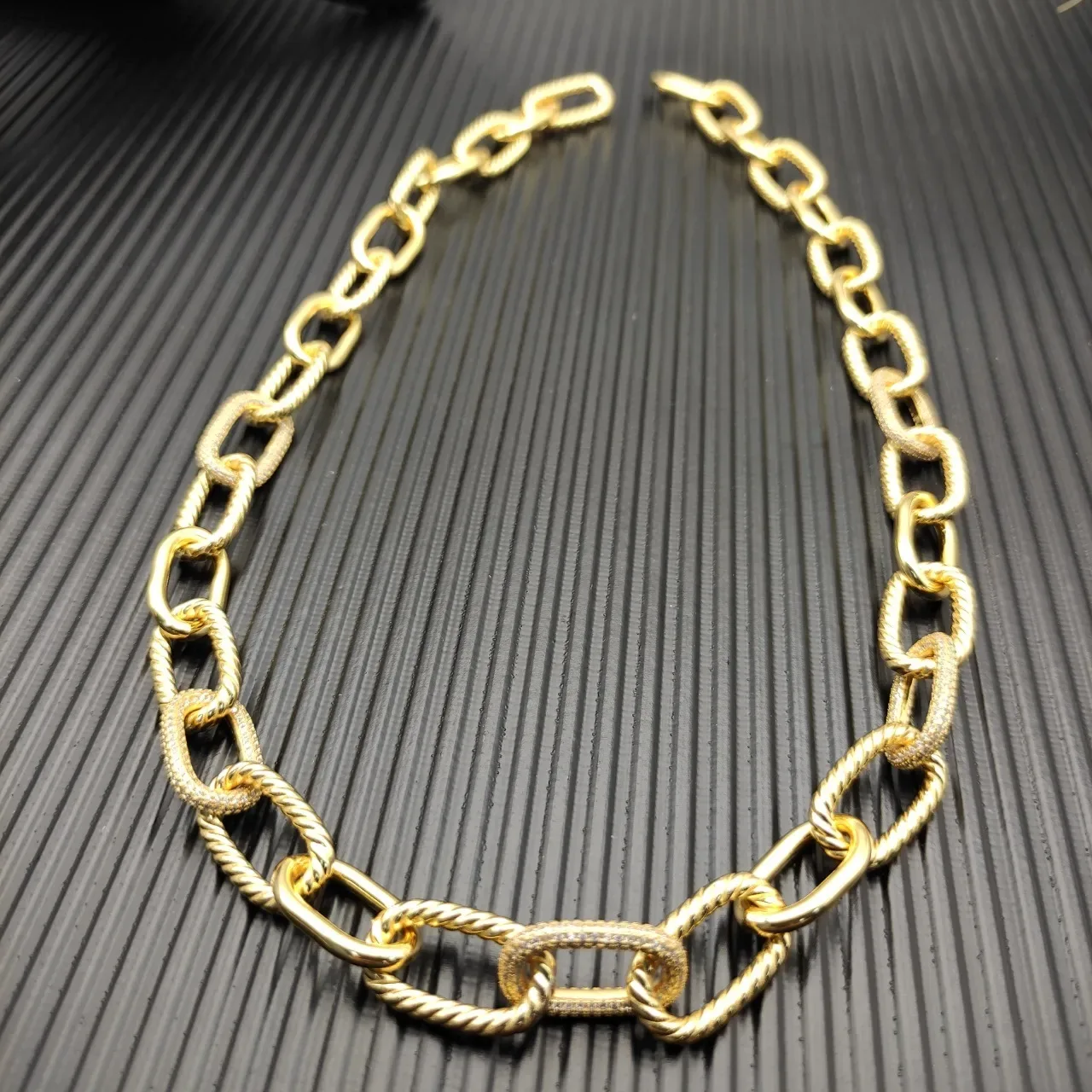 Gold-Tone Twisted Rope and Pavé Link Necklace 8