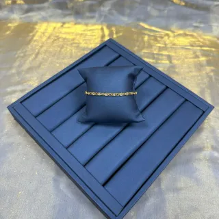 Pulsera de cadena con piedras pavé de tono dorado