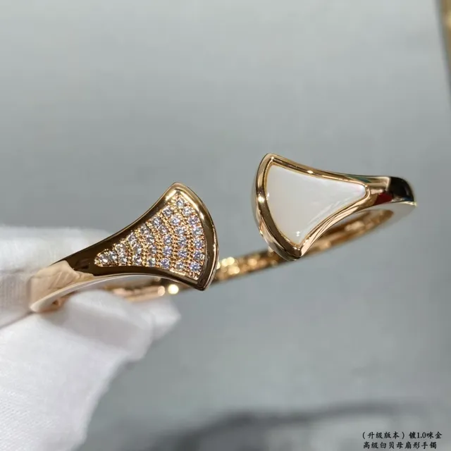 Gold White Fan-Shaped Open Cuff Bracelet 3