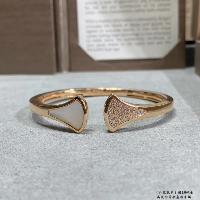 Gold White Fan-Shaped Open Cuff Bracelet 5