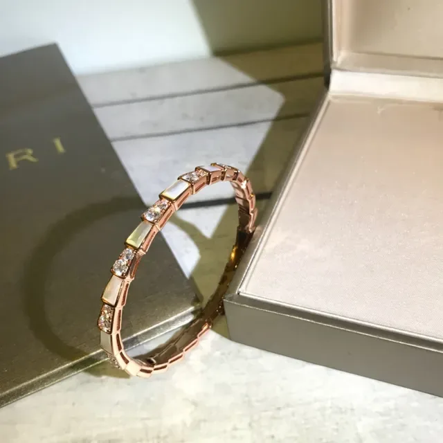 Gold White Geometric Link Rose Bracelet 5