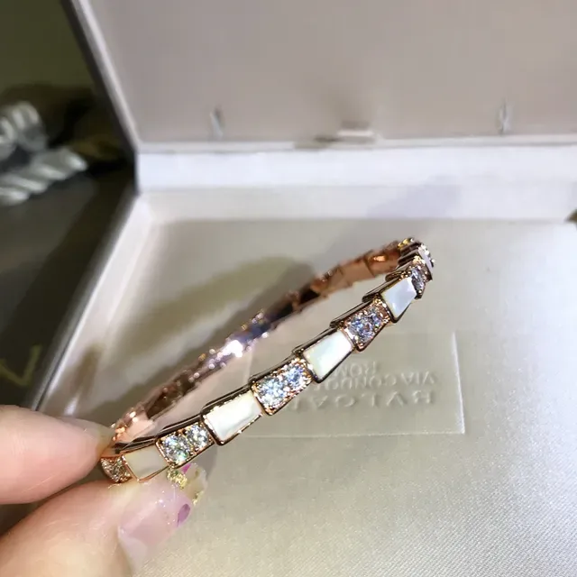 Gold White Geometric Link Rose Bracelet 7