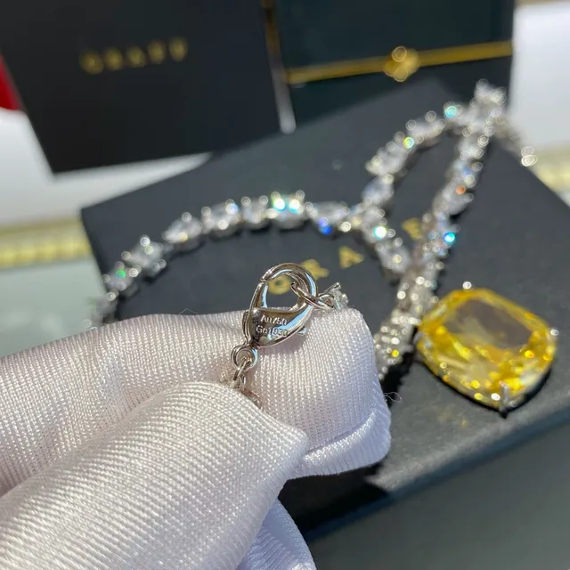 Graff Butterfly Pavé Diamond Bracelet 10