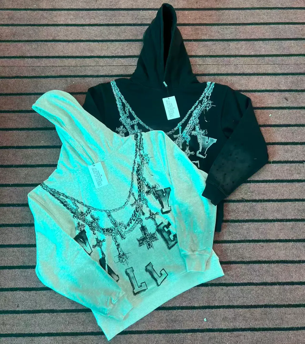 Graphic-Print Distressed Sleeve Hoodie 6
