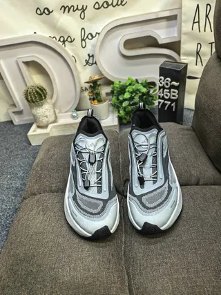Gray and Black Sculpted Midsole Lifestyle Sneakers 10