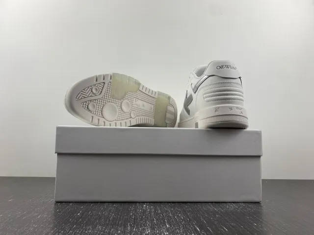Gray and Silver Arrow Logo Lifestyle Sneakers 4