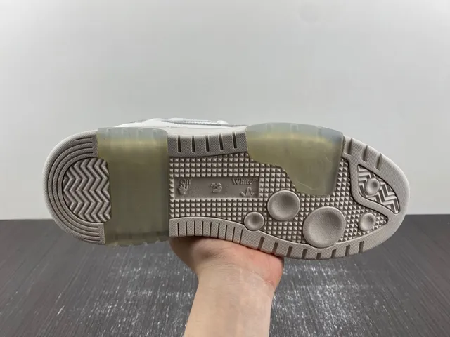 Gray and Silver Arrow Logo Lifestyle Sneakers 9