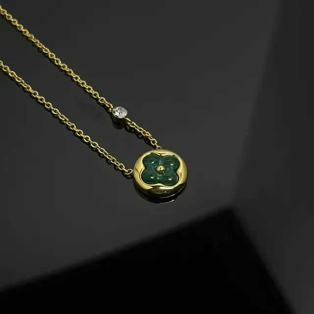 Green Gold Circular Malachite Flower Pendant Single Crystal Accent On Chain Necklace 2