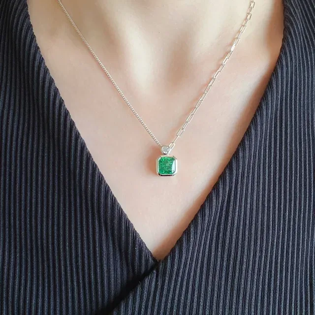 Green Gold Link Chain Emerald-Cut Gemstone Necklace 3