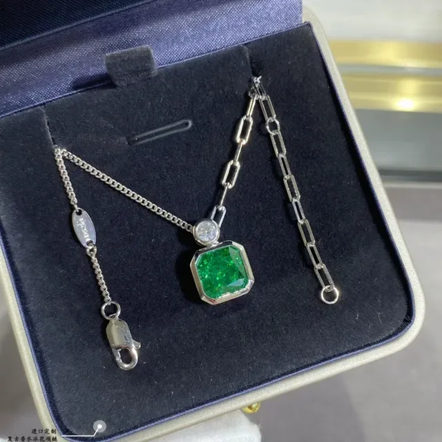 Green Gold Link Chain Emerald-Cut Gemstone Necklace 5