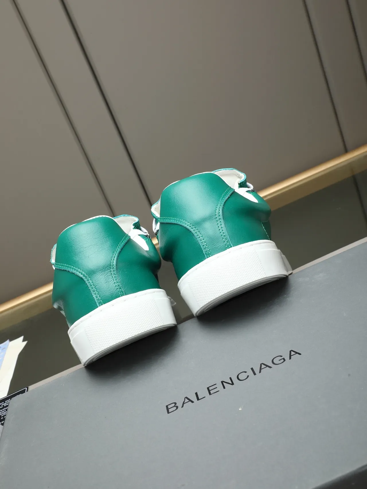 Green Leather Low-Top Lifestyle Sneaker 3