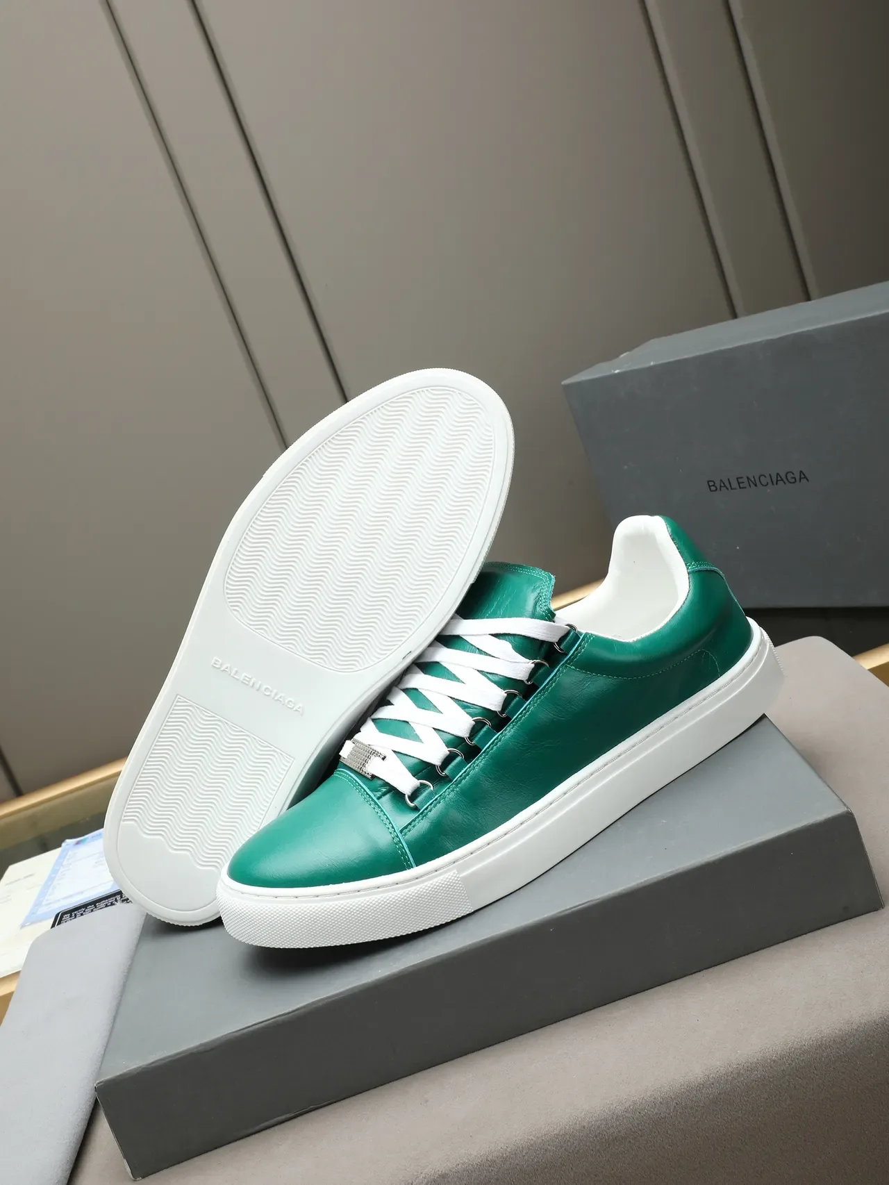 Green Leather Low-Top Lifestyle Sneaker 4