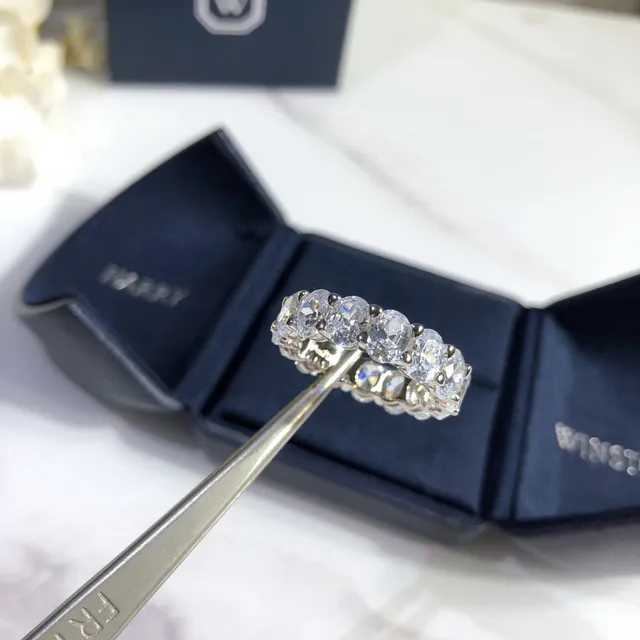 Harry Winston Eternity Band White Silver Shared-Prong Setting Ring 4