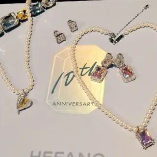 HEFANG Colar de pérolas bege multicolorido com pingente de cristal facetado