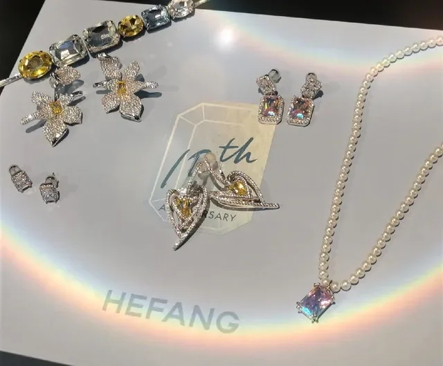 HEFANG Collier de perles beige multicolore pendentif cristal faceté 6
