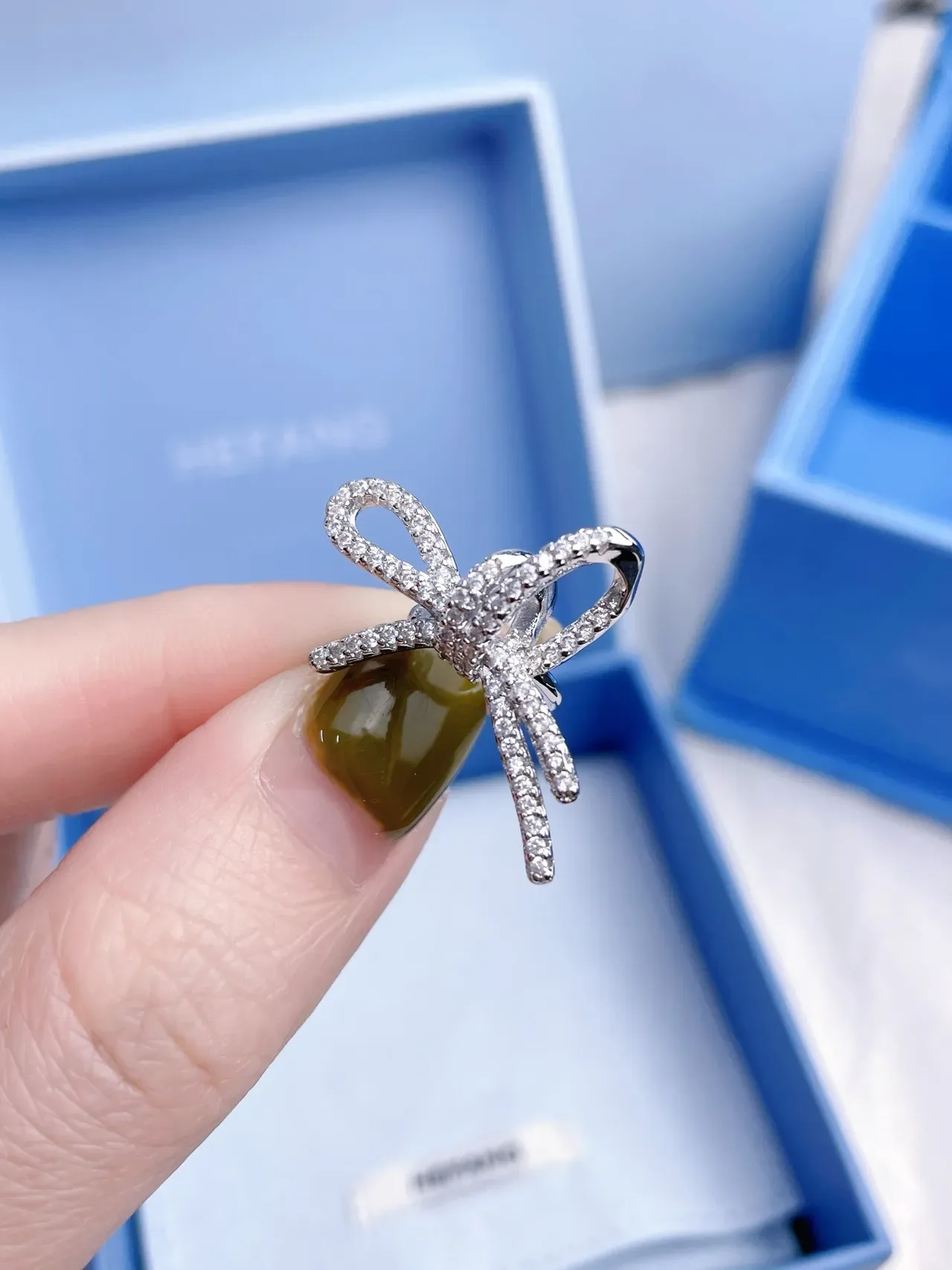 HEFANG Bow Pavé-Crystal Silver-Tone Earring 5