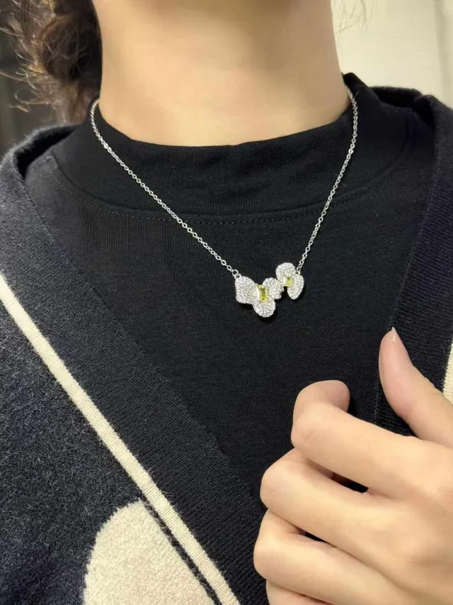 HEFANG Floral Pavé Yellow Gemstone Necklace 3